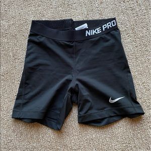 ALL BLACK 5” NIKE PRO